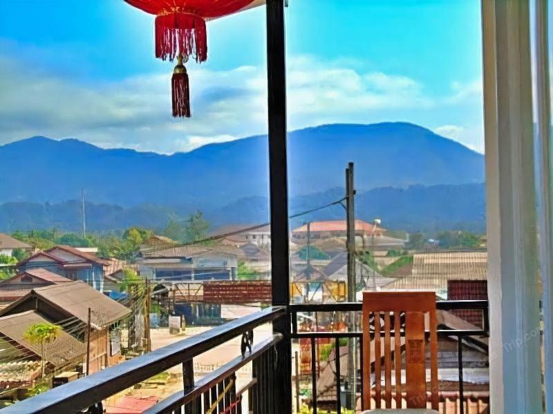 Downtown Vang Vieng Hotel Экстерьер фото